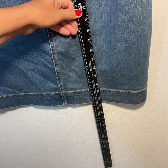 Talbots Ladies denim Skirt 16 Blue knee length Plus Size Capsule Minimalist Day - Picture 8 of 11